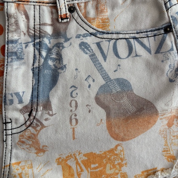 BDG Womens White High Waist Cut Off Denim Shorts 27 Beach Party Coastal Festival - Picture 2 of 8